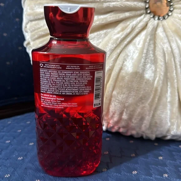 BATH & BODY WORKS SET. . . WINTER CANDY APPLE SCENT - Picture 6 of 6